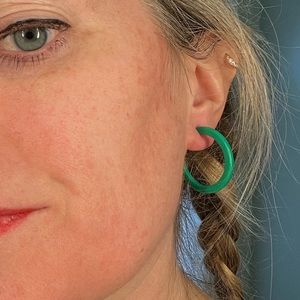 Machete green hoop acetate earrings. Made in Italy.